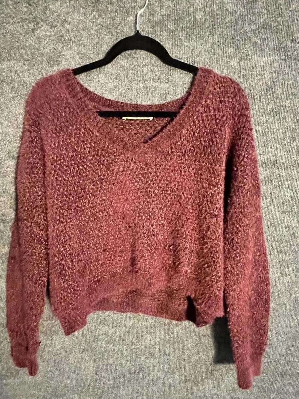 Molly Green Fuzzy Sweater Size M Mauve V-Neck Long Sleeve Textured 004-018